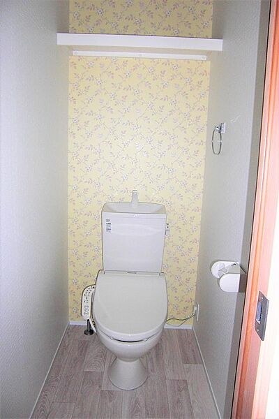 画像15:ウォシュレットトイレ。