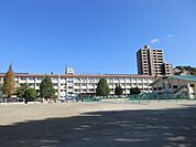 伊敷中学校 1810m