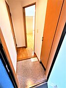 玄関から見たお部屋