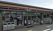 ファミリーマート石井町石井店 769m