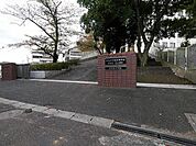 照曜館中学校(690m)