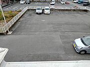 室内から見た駐車場