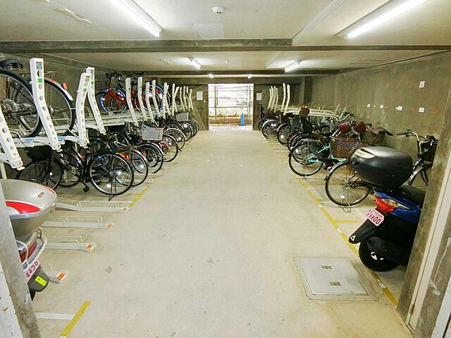 コーナン 小束山 自転車タイヤ交換