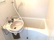 ゆったりできる浴室で一日の疲れを癒しましょう♪