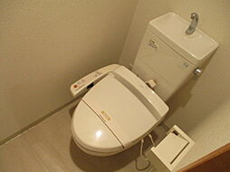[トイレ] 白を基調とした清潔感のあるトイレ♪