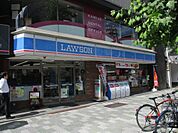 コンビニエンスストアローソン 岩本町三丁目店まで120ｍ