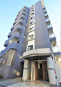 外観：RC造１０階建てオートロックマンション