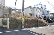 間口広々！閑静な住宅街です！小中学校まで徒歩10分圏内で、お子様の通学も安心♪ファミリーにもおすすめの物件です！！