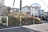 外観：間口広々！閑静な住宅街です！小中学校まで徒歩10分圏内で、お子様の通学も安心♪ファミリーにもおすすめの物件です！！
