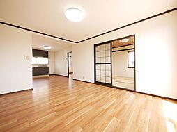 ヴィラ・エトワールA 202 2階2LDKのリビング/ダイニング