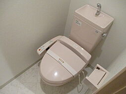 [トイレ] 白を基調とした清潔感のあるトイレ♪