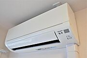 ＬＤＫ９．４帖、洋室４．６帖。エアコン２台付。