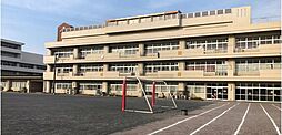 [周辺] 横浜市立富士見台小学校まで873m 互いに学び合い、主体的に問題を解決していく力を伸ばし、自分の生き方をたくましく切り開いていく子を育てます。