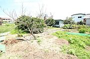 接道ないため建築不可です。整形地！日当たり良好！秋には、カボチャやサツマイモの栽培から収穫まで楽しめそうです。