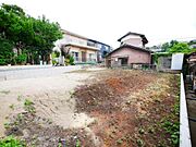 一歩入ると道路の喧騒はほとんど聞こえません.