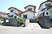 日当たりの良いお庭付きのお家です
