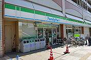 ファミリーマート長岡京駅前店まで440m