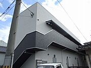 お洒落なデザインの外観