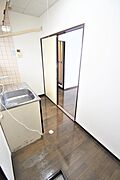 玄関から見たお部屋