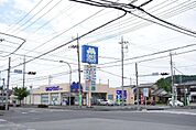 マルエドラッグ山川店（648m）