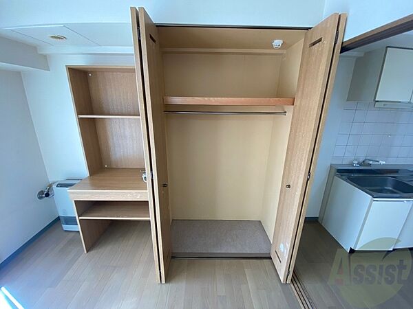 画像13:寝室の収納です。部屋がすっきり片付きます。