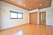 洋室１０．３帖