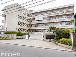 [周辺] 松戸市立六実中学校 徒歩17分。 1360m