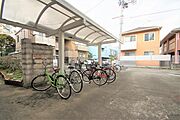敷地内屋根付き駐輪場