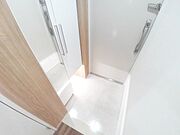 靴を履く時にあると嬉しい腰掛チェスト付きの玄関