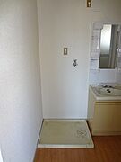 洗濯機置場　　　　※別のお部屋の写真です