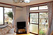 角部屋で日当り良好な洋室