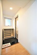 玄関横のシューズボックス