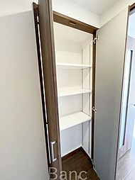 [収納] コンパクトな収納棚は、小物類をすっきりできて便利ですね！