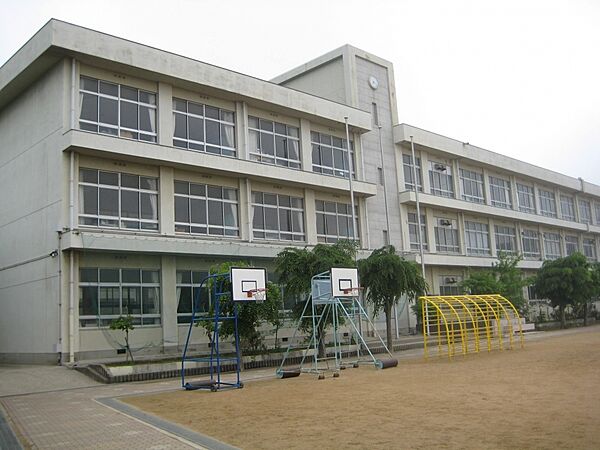 画像14:【小学校】姫路市立　八幡小学校まで596ｍ