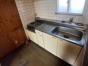 ガスキッチンです。2口コンロが設置できます。