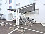 敷地内屋根付き駐輪場