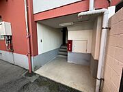 西鉄バス停「桃園」徒歩2分です。