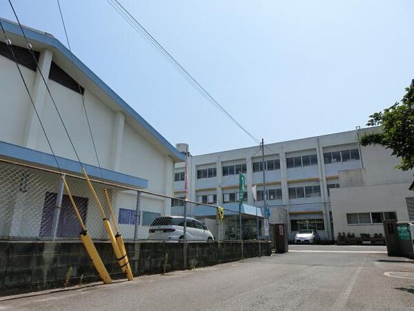 画像15:浅川小学校(1、600m)
