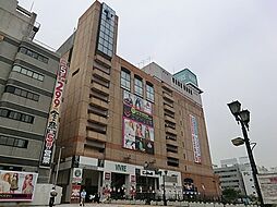 [周辺] 横浜ビブレまで740m、若者向けファッションのお店が充実しているほか、ニトリやビッグカメラも入っています。
