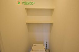 [収納] トイレの上部に収納棚が設置されています！！