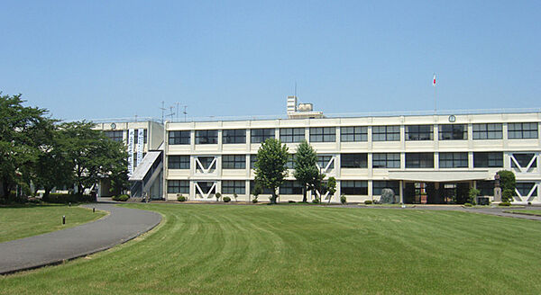 画像13:私立関東学園大学（320m）