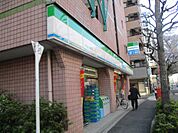 コンビニエンスストアファミリーマート 神田佐久間町店まで262ｍ
