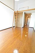 ☆　便利です…キッチンとお部屋はドアで仕切られています♪　☆