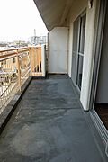 ワイド型のバルコニーなので家庭菜園などにも最適です。