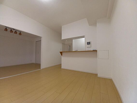 リビング/ダイ...