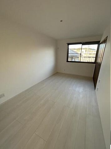 室内 福山市坪生町1丁目