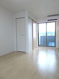 ヴェルタウンＥ 102 1階1LDKのリビング/ダイニング