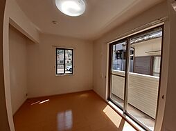 プロミネントII 101 1階ワンルームのリビング/ダイニング