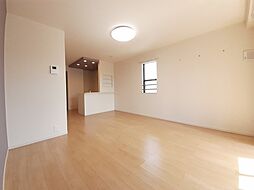 ユマリ 201 2階ワンルームのリビング/ダイニング