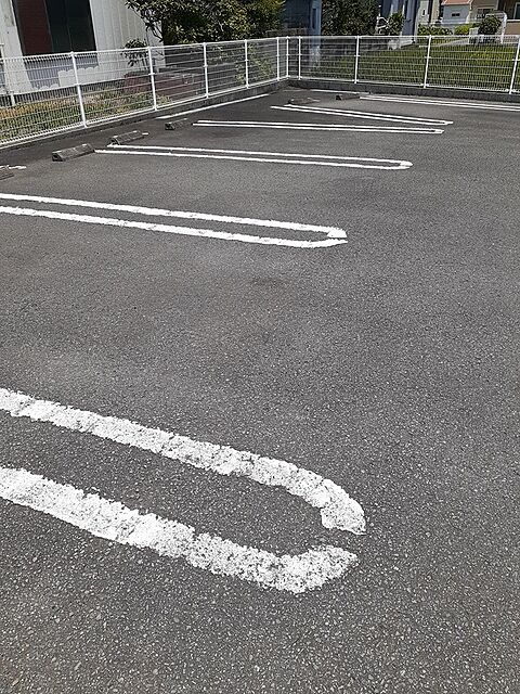4 / 7